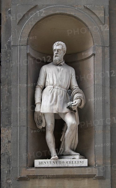 Statue of Benvenuto Cellini in the courtyard of the Uffizi