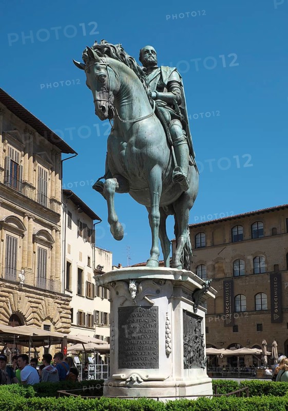 Equestrian statue of Cosimo I de Medici