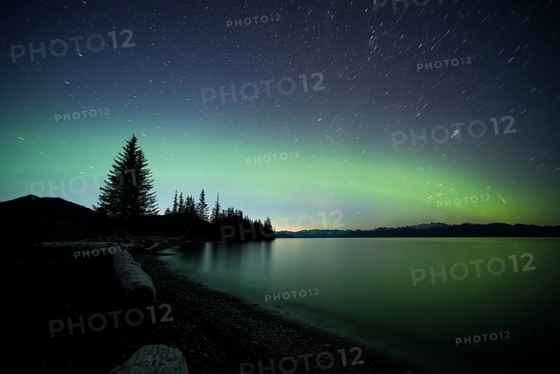 Aurora borealis and Perseid meteor