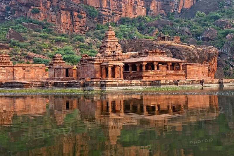 Bhuthanatha temple on lake Agastya