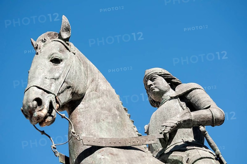 Equestrian statue of Fernando I