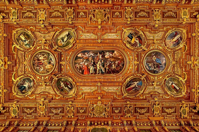 Coffered ceiling with the main painting of Sapientia and other paintings