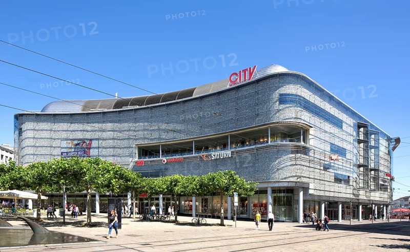 Inner-city shopping center City Point