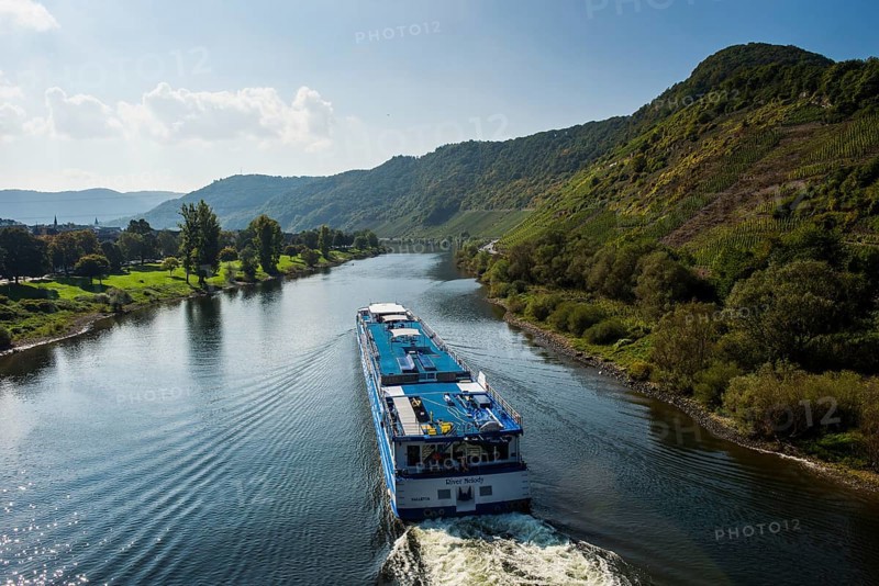 Cruise ship on the Moselle passing Beilstein