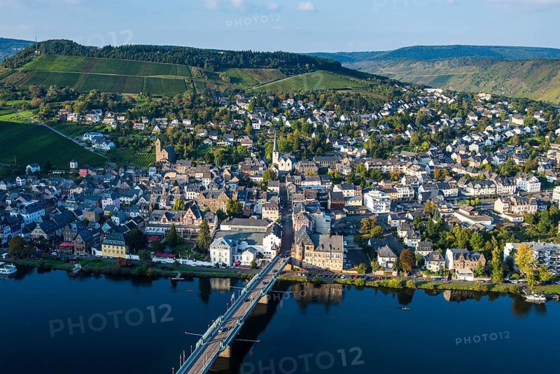 View across Traben-Trarbach and the Moselle river