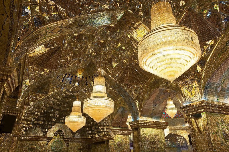 Ceiling of the prayer hall with chandeliers