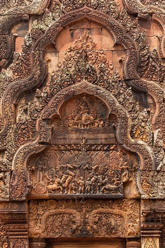 Bas-relief at the entrance of the northern library