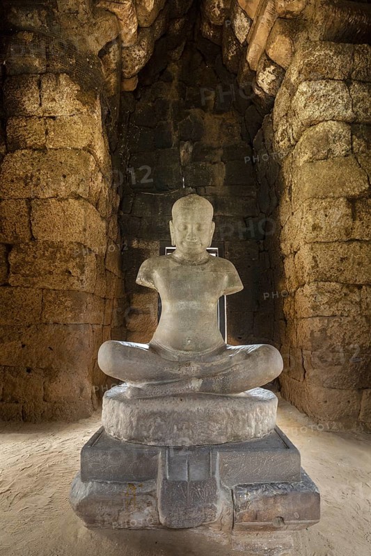 Sandstone statue of King Jayavarman VII in Prang Hin Daeng