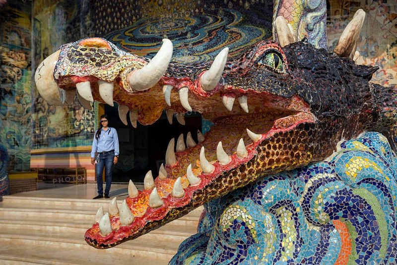 Crocodile figure at the western entrance of the Elephant Temple Thep Wittayakhom Vihara