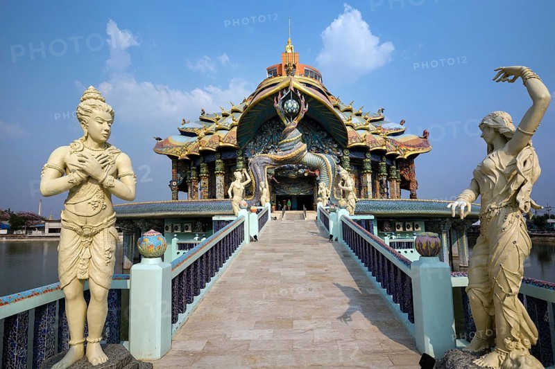 Statues at the western entrance of the Elephant Temple Thep Wittayakhom Vihara