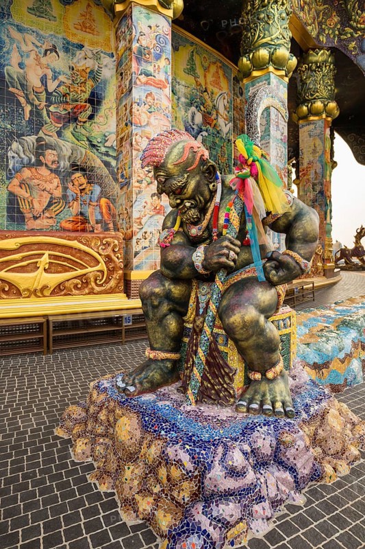Yaksa statue