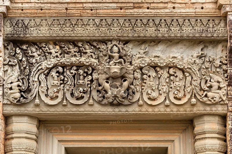 Relief detail on the lintel at the central Prasat