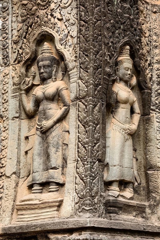 Apsara figures