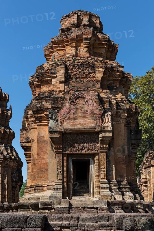 Prang of Prasat Sikhoraphum
