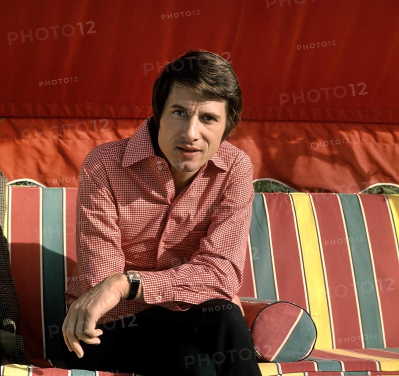 Pop star Udo Jurgens in a sun lounger