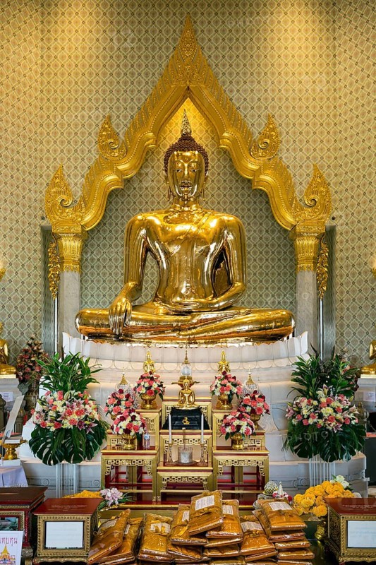 Wat Traimit Temple