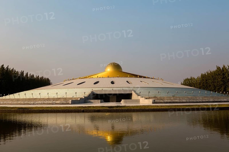 Phra Mongkolthepmuni Memorial Hall