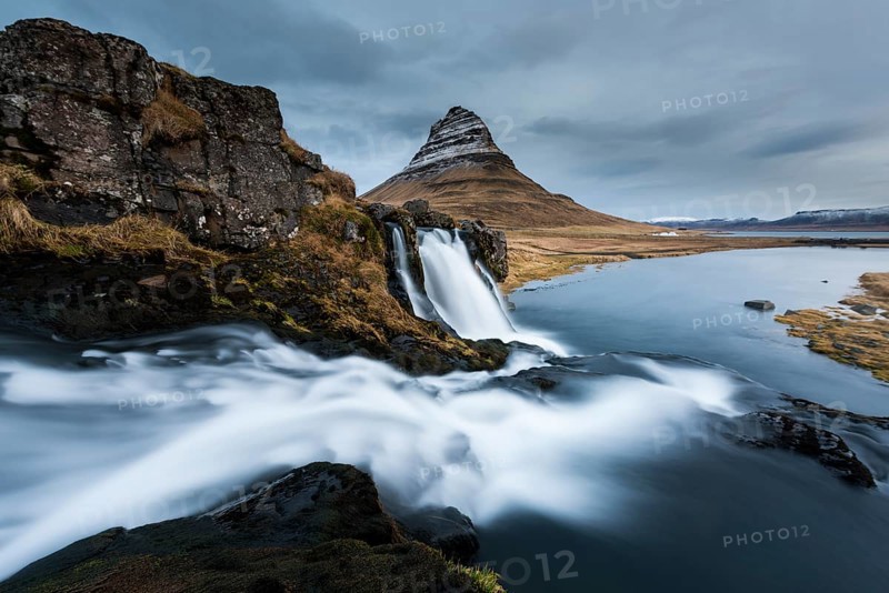 Kirkjufellberg with waterfall
