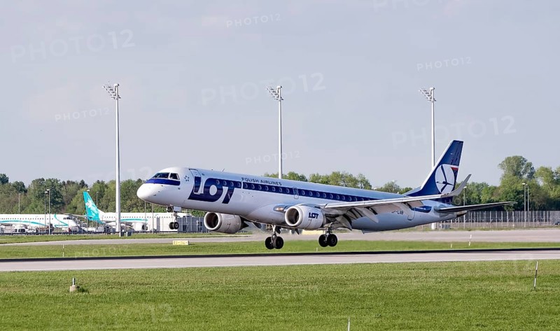 LOT Polish Airlines Embraer ERJ-195-200LR