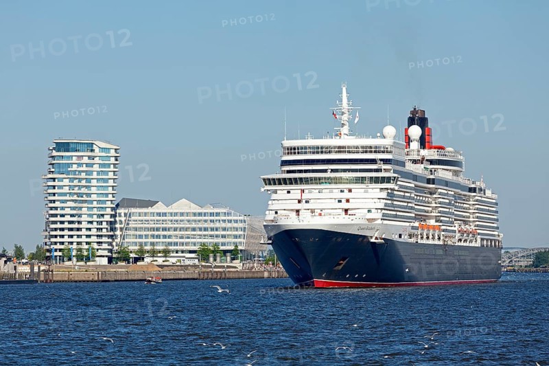 Cruise ship Queen Elizabeth