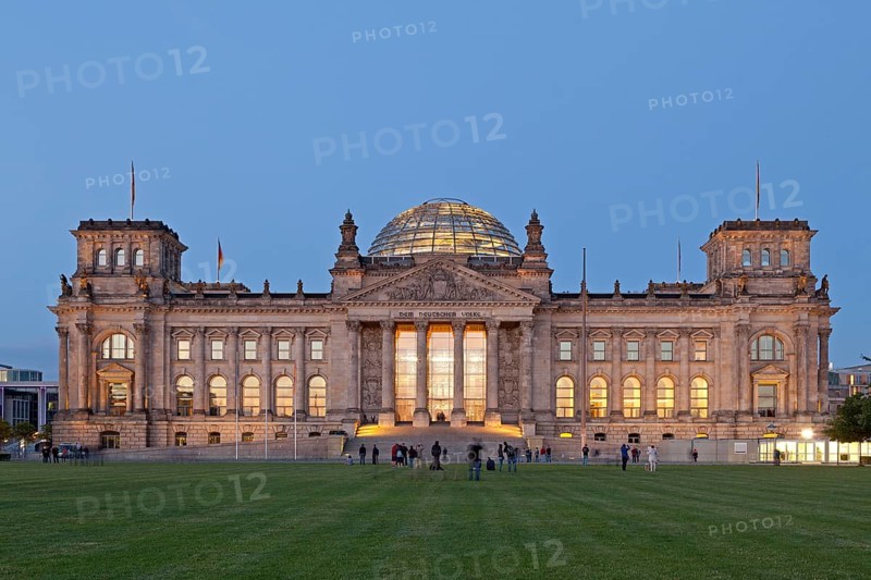 Reichstag parliament at dusk