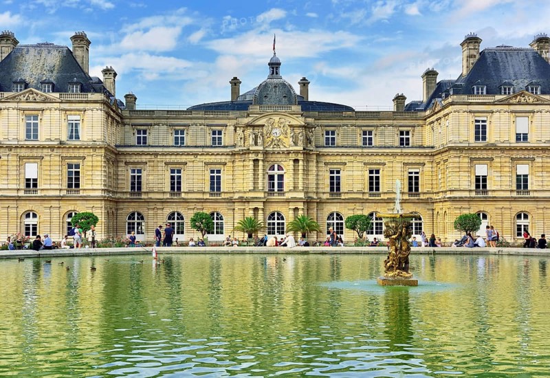 Palais de Luxembourg with pond