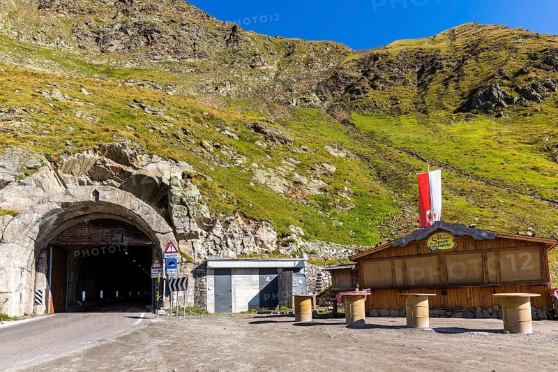 Mountain pass road