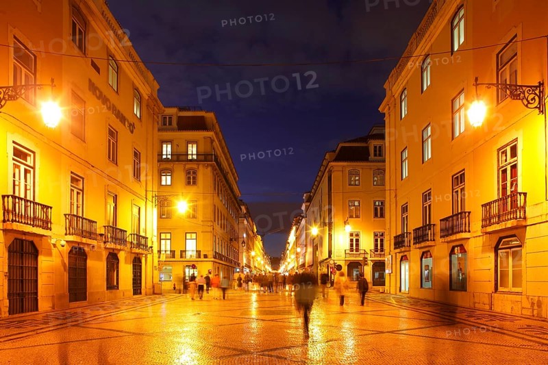 Rua Augusta at dusk
