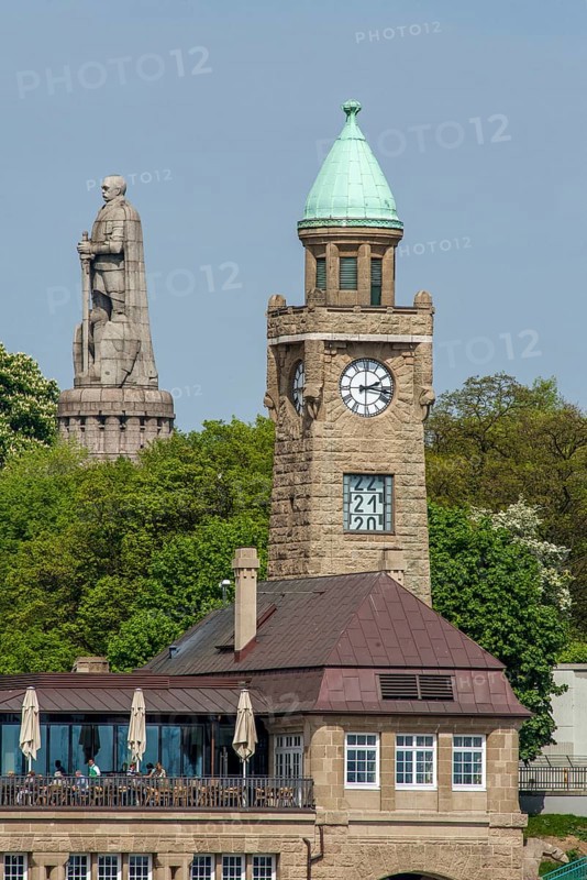 St. Pauli Piers with Bismarck memorial in the Old Elbpark