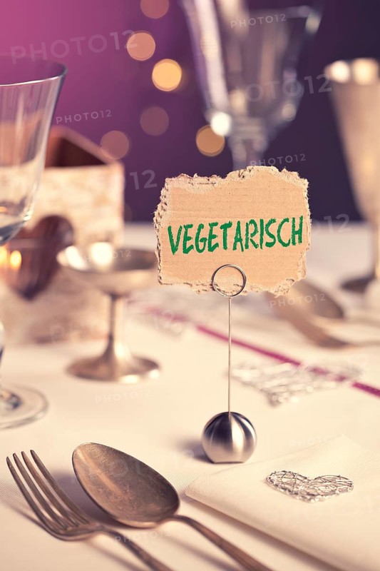 Note on the table that says Vegetarisch or vegetarian