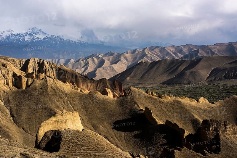 Mountain landscape in the evening light at Mui La Pass