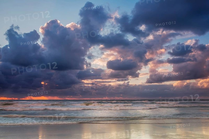 Sunset at the sea