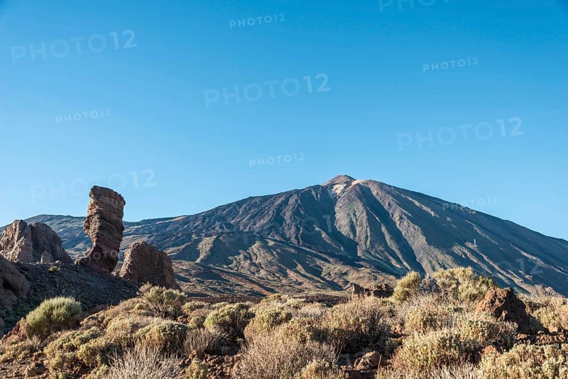 Pico del Teide or Mount Teide with the rock formation Roques de Garcia