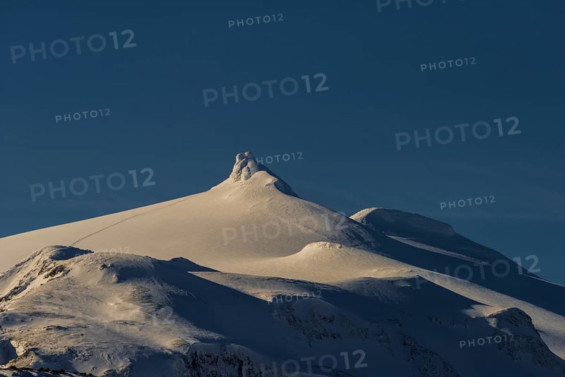 Snow peak of Snaeffelsjokull