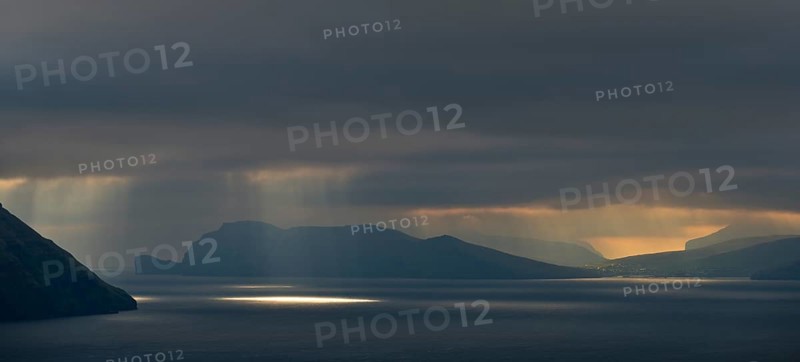Mood light with low-hanging clouds