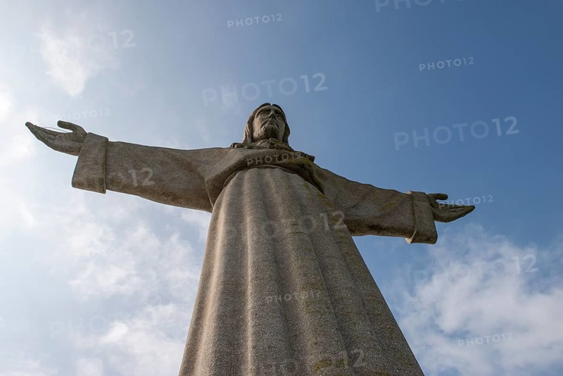 Cristo Rei statue