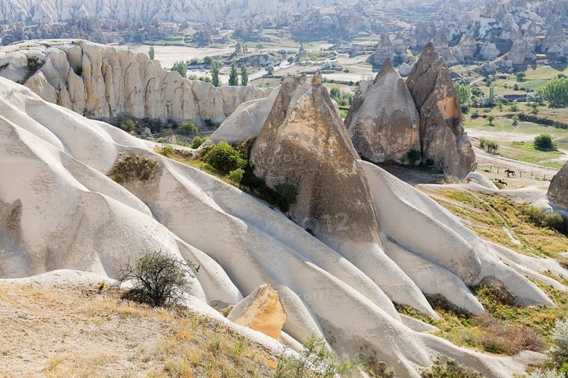 Tufa formations in Zemi Valley