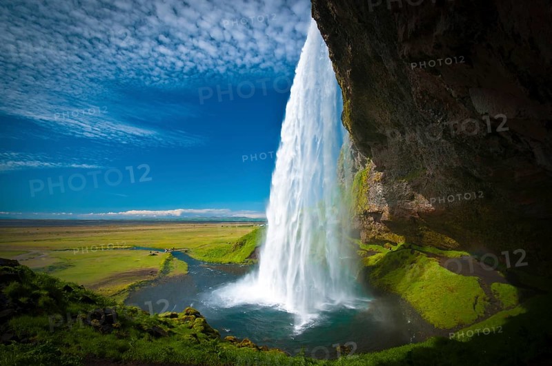 Seljalandsfoss waterfall