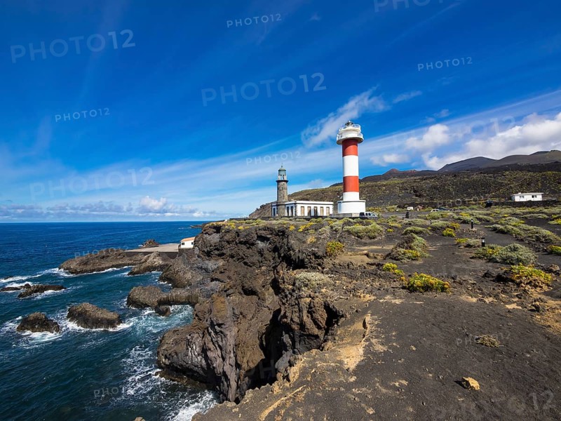 Old and new lighthouse at Faro de Fuencaliente