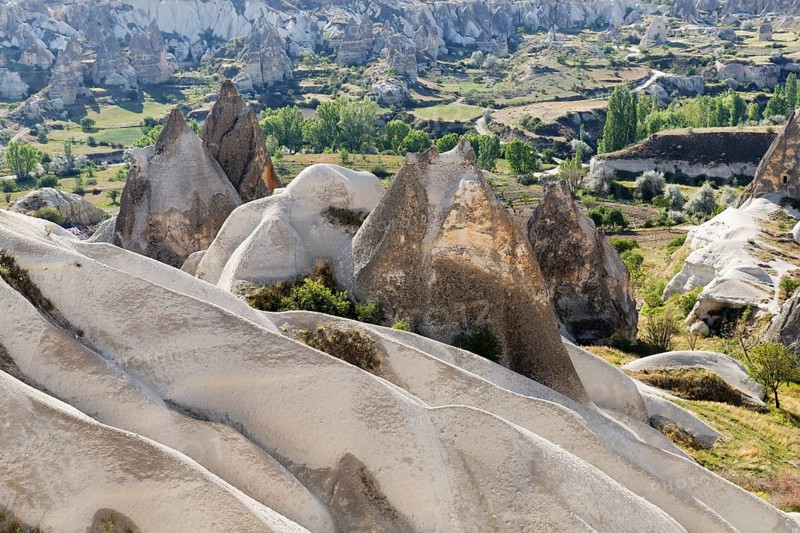 Tufa formations in Zemi Valley