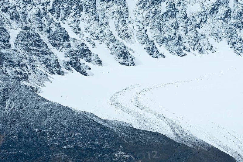 Mountains and Monacobreen glacier