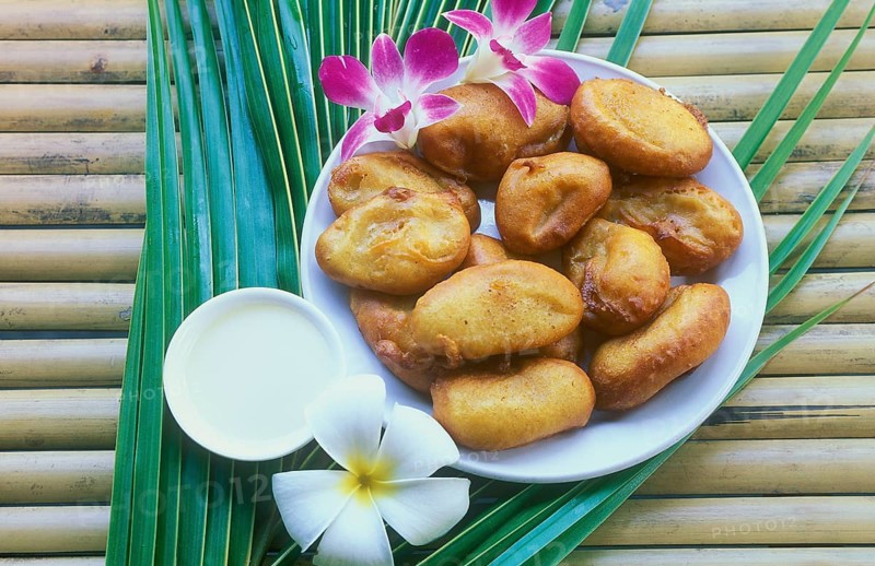 Fried bananas with honey