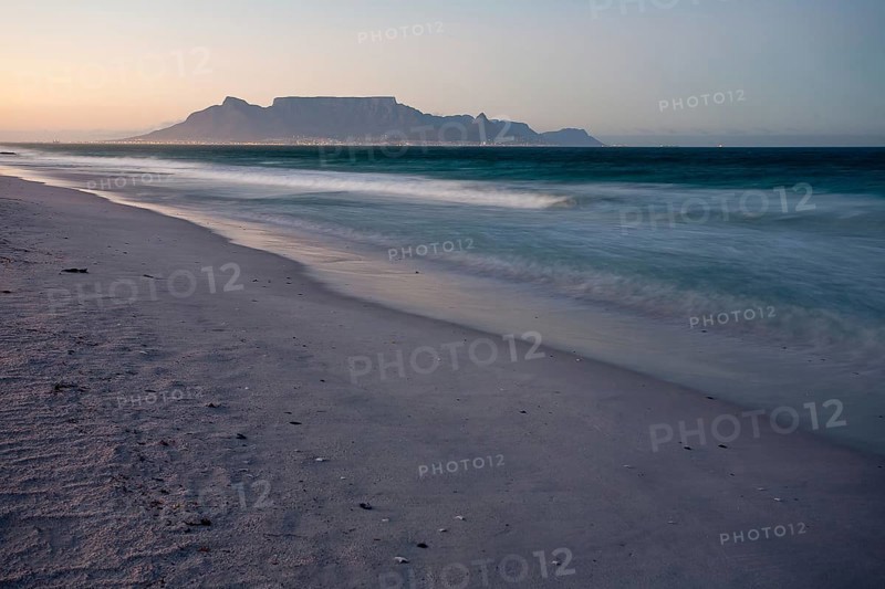 View from Bloubergstrand to Table Mountain