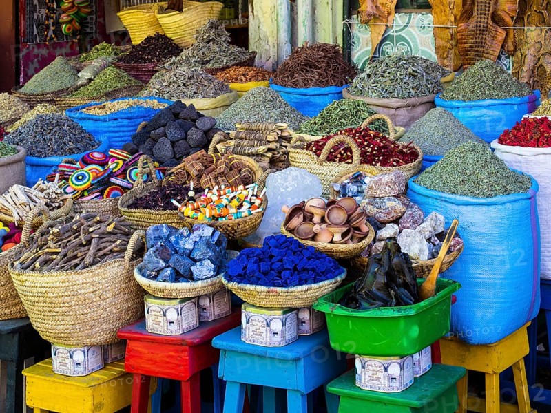 Spices are on sale in baskets