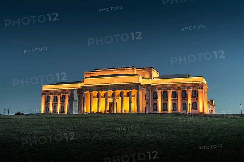 Evening mood at the Auckland War Memorial Museum or Tamaki Paenga Hira
