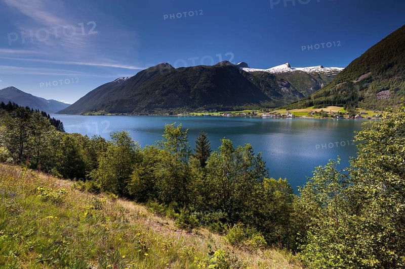 Fjaerland with the Jostefonni Glacier