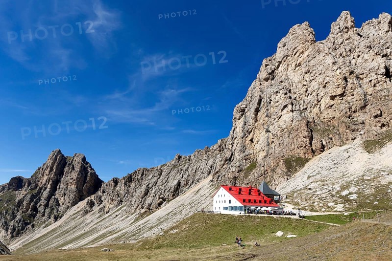 Tierser-Alpl-Hutte mountain hut below the Rosszahne