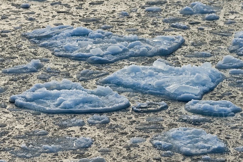Small icebergs