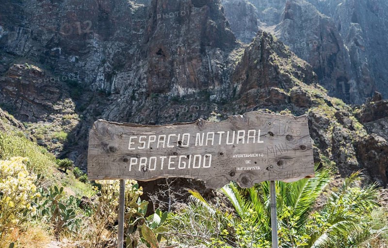 Sign 'Espacio natural protegido' spanish for Nature Conservation Zone