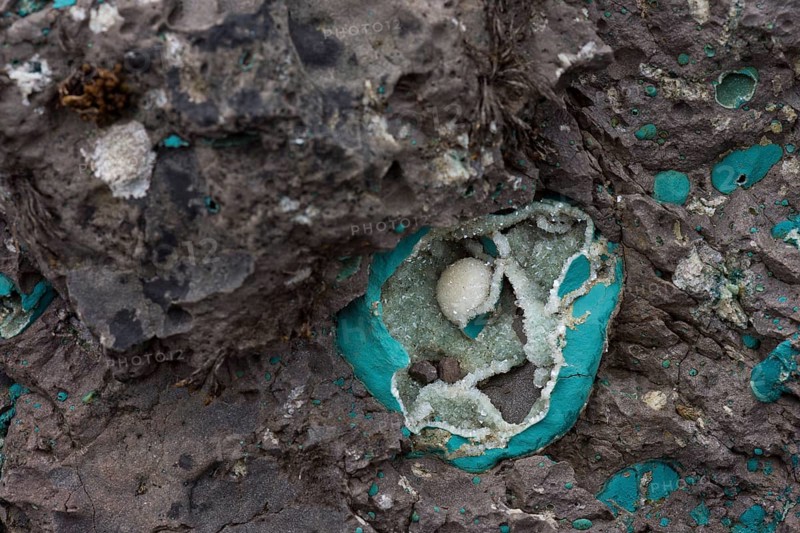 Zeolite geode